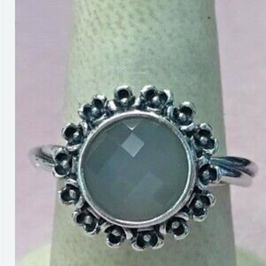 Elegant Silver Floral Ring